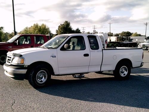 2001 Ford F-150 XL Extended Cab Pickup 4-Door 4.6L, image 4