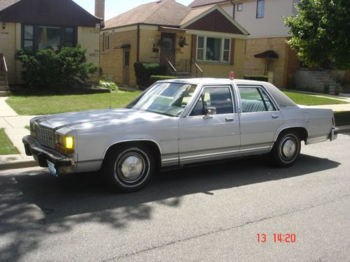 1987 ford ltd crown victoria 4-door 5.0 mustang engine swap or demolition derby