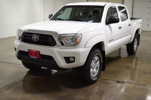 2013 white 4wd double cab manual short box cloth rearcam bedliner! only 8k mi!!
