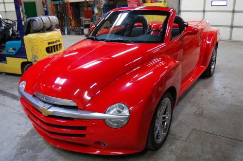 2005 chevrolet ssr convertible 2-door 6.0l