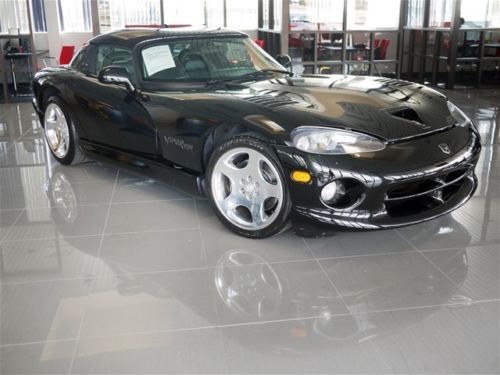 Beatiful viper convertible rt/10 black on black with only 13k original miles