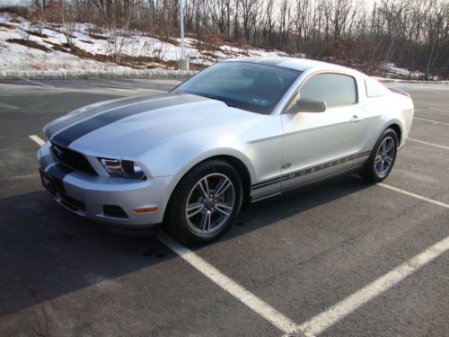 2012 ford mustang base coupe 2-door 3.7l silver shaker stereo bluetooth