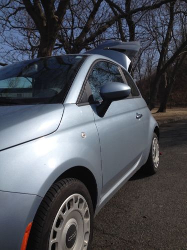 2013 fiat 500 pop hatchback 2-door 1.4l, like new condition, color is light blue