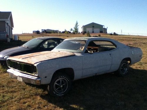 1972 plymouth duster 4spd 318 project car &amp; lots of parts!