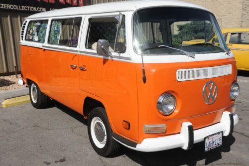 Wonderful 1971 vw surfer bus with big factory sunroof, nice interior, stereo !