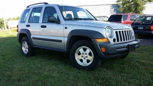 2006 jeep liberty sport crd turbo diesel, does not run needs engine work.
