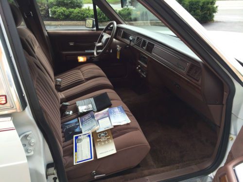 1989 Ford LTD Crown Victoria 5.0L V8, 1-Owner, Original Miles Time Capsule Clean, US $4,500.00, image 15