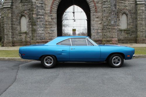 1970 plymouth roadrunner-440 6-pack, restored from the shell up,blue with black