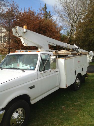 1997 white ford f350 pick up bucket truck