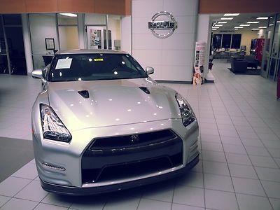Pre-owned awd high performance one owner gtr excellent condition
