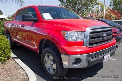 Toyota tundra crewmax 4.6l v8 6-spd at low miles 4 dr truck automatic gasoline 4