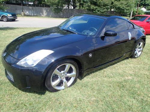 2008  nissan 350z, non salvage, damaged, wrecked, crashed, drive home.