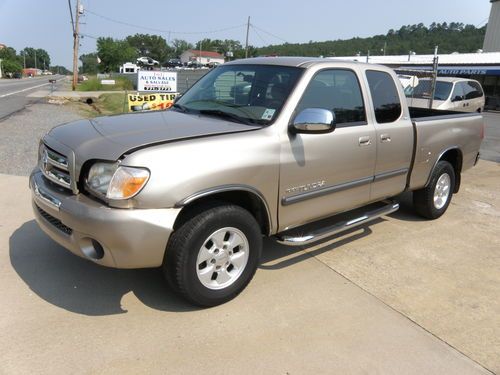 Toyota tundra extended cab sr5 2006,damaged,wrecked,salvage,repairable