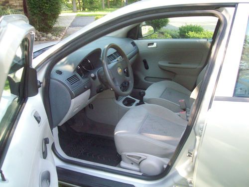 2006 Chevrolet Cobalt LS Sedan 4-Door 2.2L, image 2