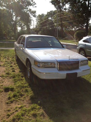 1995 lincoln town car executive sedan