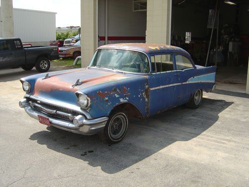 1957 chevy 2 dr