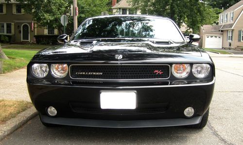 Black dodge challenger r/t, 64,500 miles excellent condition!!!