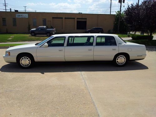 1999 white cadillac superior limousine - excellent condition - only 23889 miles