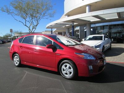 2010 red automatic navigation miles:35k hatchback
