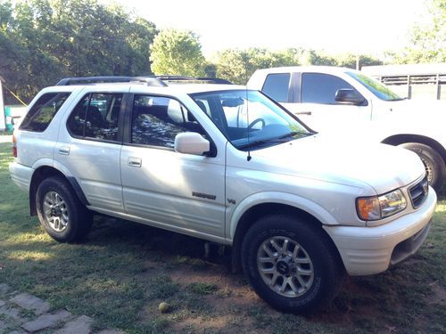 2000 honda passport lx 155k miles -  auto-  white - great first car!!!