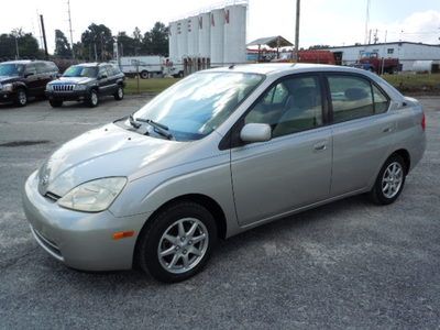 2003 toyota prius 4dr, clean carfax, the nicest prius that i have see lately!