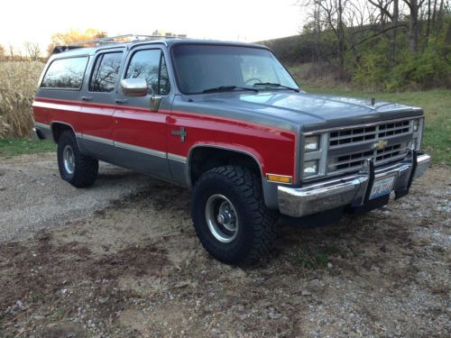 Beautiful!!! 1988 chevy suburban 4x4