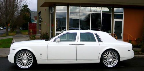 2007 rolls royce phantom matte white over seashell, piano wood, 26" wheels