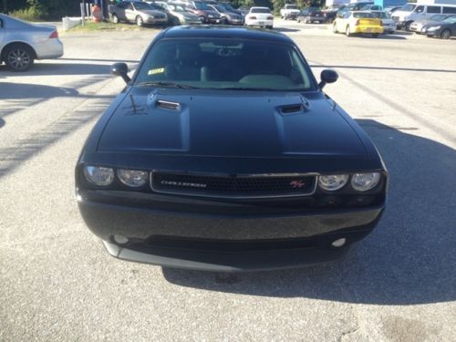 This beauty is a must see! 2012 dodge challenger r/t hemi 5.7l. low miles 31,146
