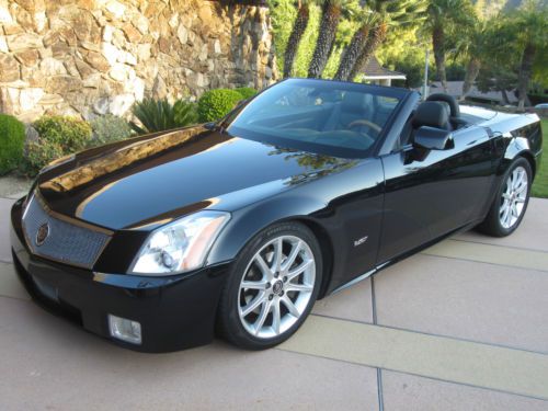 Xlr v-look 2004 black/black, low miles, xlr-v wheels, grille, insignias