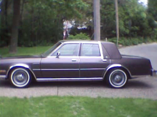 22,209 actual original owner miles-1988 chrysler fifth avenue- sunday driven