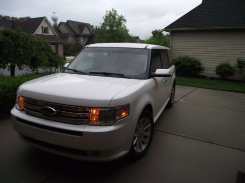 Ford flex sel 2010 68000 sticker was $39,500.00 pano sunroof leather tow pk