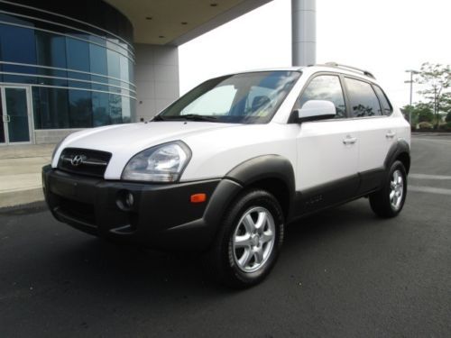 2005 hyundai tucson gls v6 4wd factory moonroof white like new must see