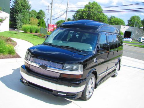 Limited high top conversion van ! power extended sofa!chrome wheels!warranty!07