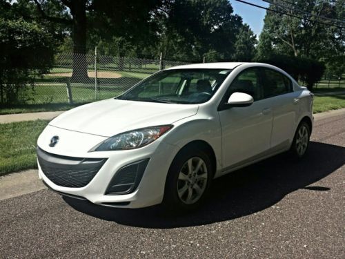 2011 mazda 3, white, fwd, great condition, clean title