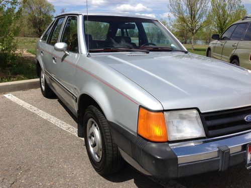 1986 ford escort gl diesel hatchback 4-door 2.0l