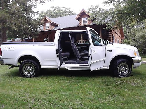 Good looking nice running f150 xlt bed cover running boards 4x4 xlt 4 door nice!