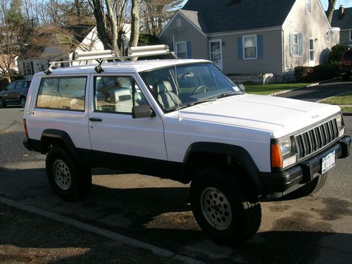 Rare 1990 jeep cherokee sport sport utility 2-door 4.0l