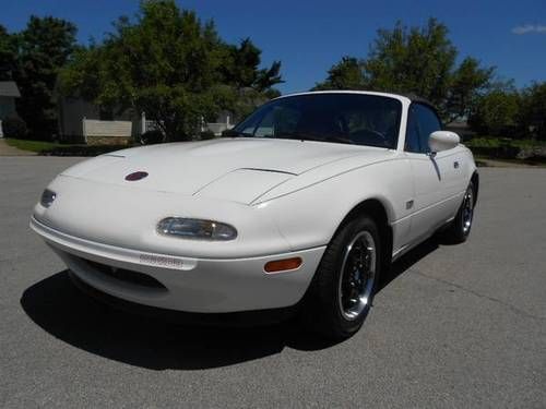1992 mazda miata mx-5 convertible 68k! truly exceptional in every way!
