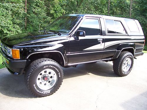 1989 1st gen toyota 4runner 4x4 188,400 miles  mint condition southern vehicle
