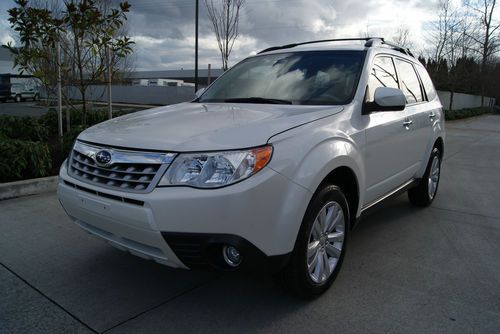 2012 subaru forester 2.5x limited sunroof. heated seats. awd. leather. 17k miles
