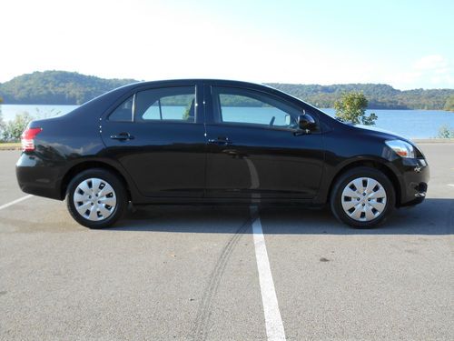 2012 toyota yaris 4dr sedan 41,830 miles