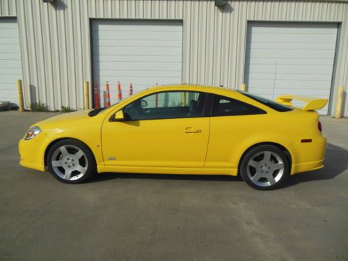 2006 chevrolet cobalt ss coupe 2-door 2.0 l supercharged ecotech yellow manual