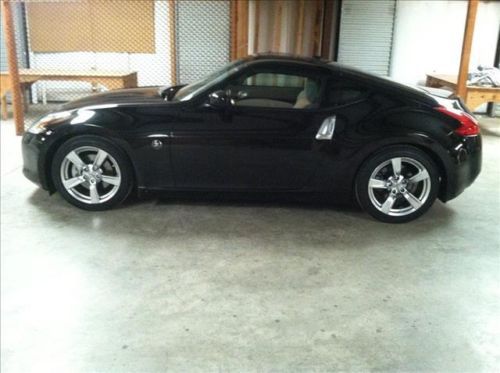 Nissan 2009 370z base coupe 2-door time to fly!!! ride in the fast lane! look!!