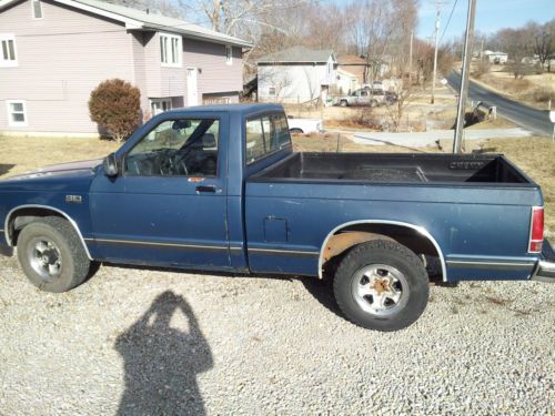 1990 chevy s10, 4.3 v6 ,low res. take a look!!!