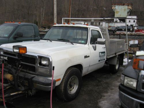 1992 dodge power ram 250 , 4 x 4, snow plow truck, aluminum diamond-plat flatbed