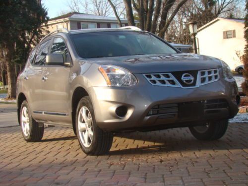 11  nissan rogue sv all wheel drive! fully loaded! only 10k miles! extra clean!