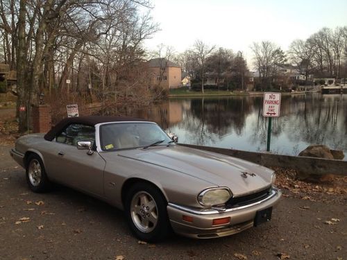 Convertible garage kept beautiful excellent condition make an offer! low miles