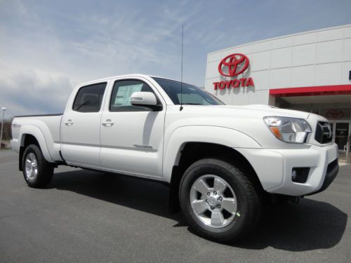 New 2014 tacoma double cab v6 4x4 long bed trd sport hood scoop 4wd super white
