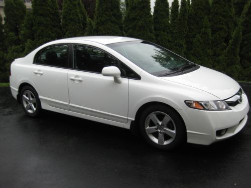 2011 honda civic lx-s white sedan fog lights, all weather mats, auto, great cond