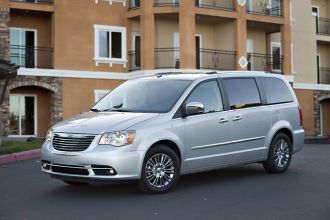 2013 chrysler town & country touring